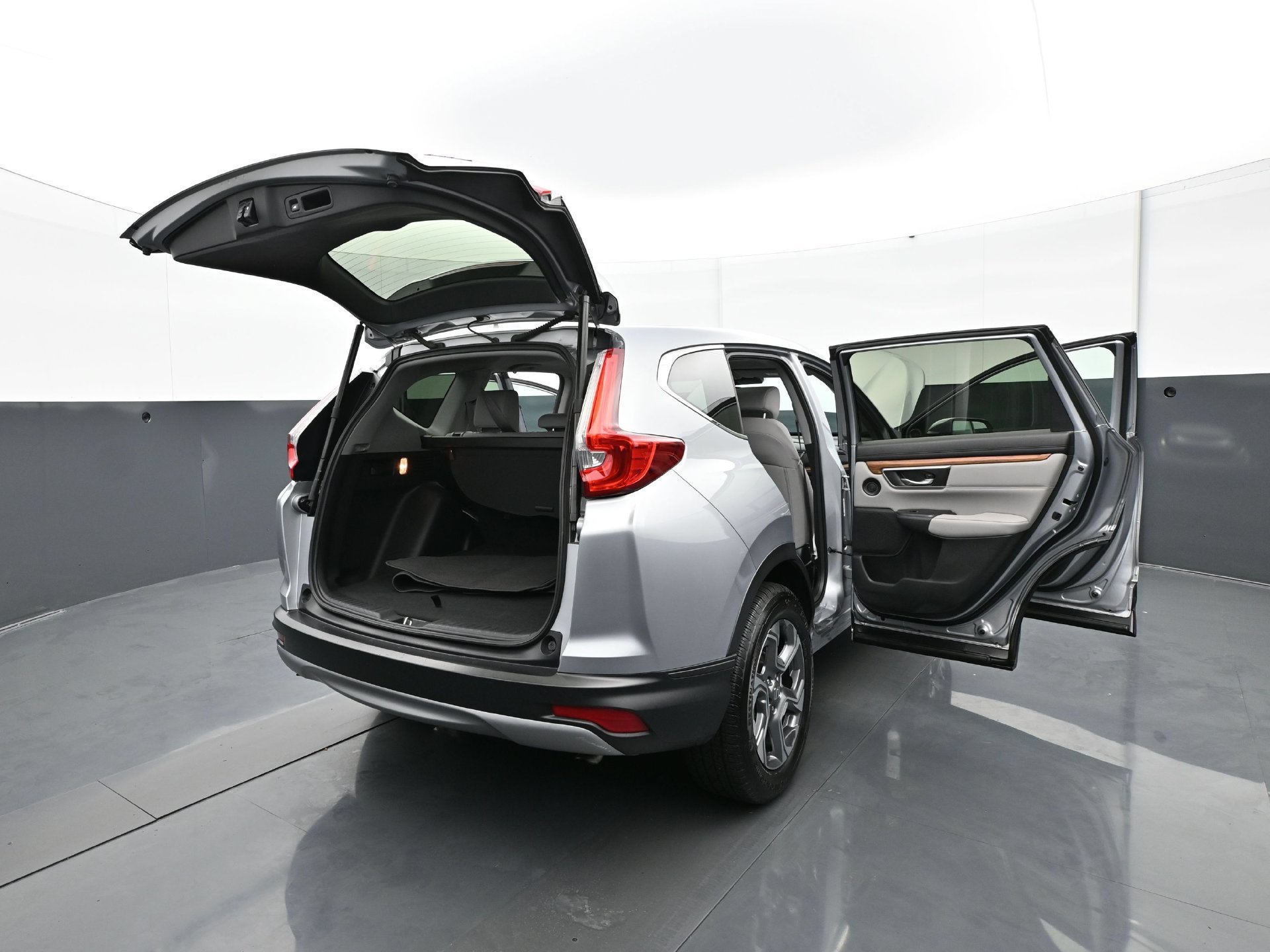 Used 2019 Silver Honda EX-L image 37