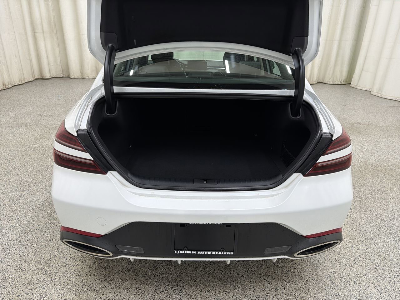 2025 GENESIS G70 Standard - Photo 16