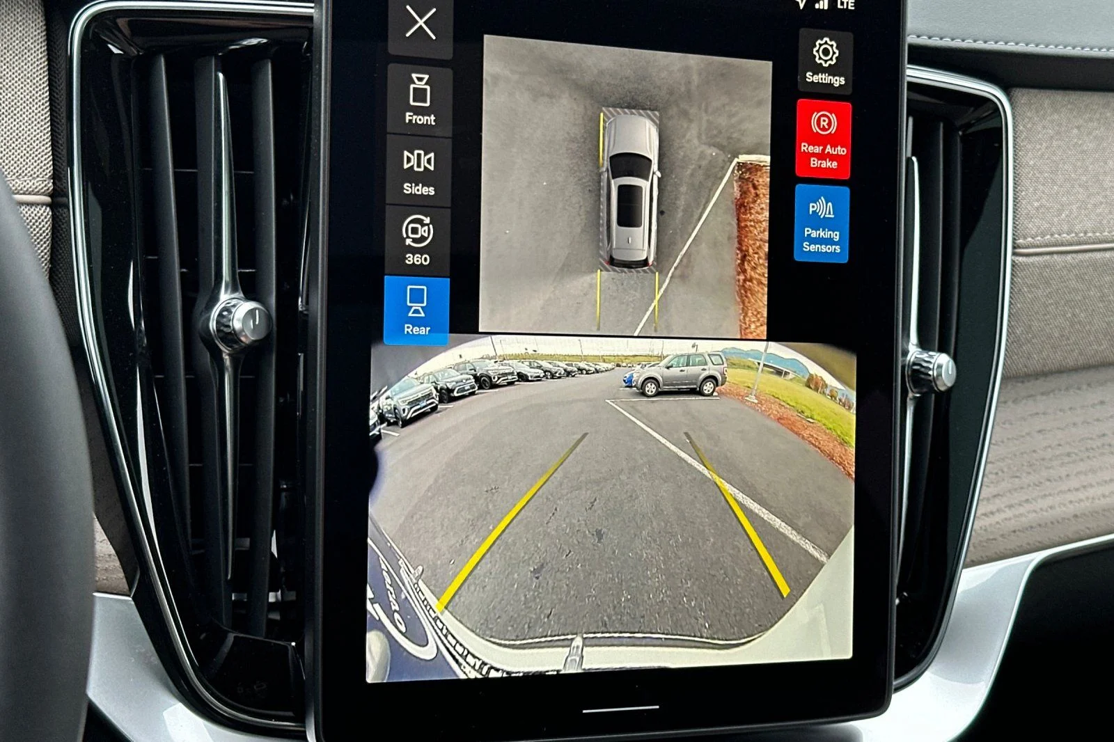 2026 Volvo XC90 Plus - Photo 19