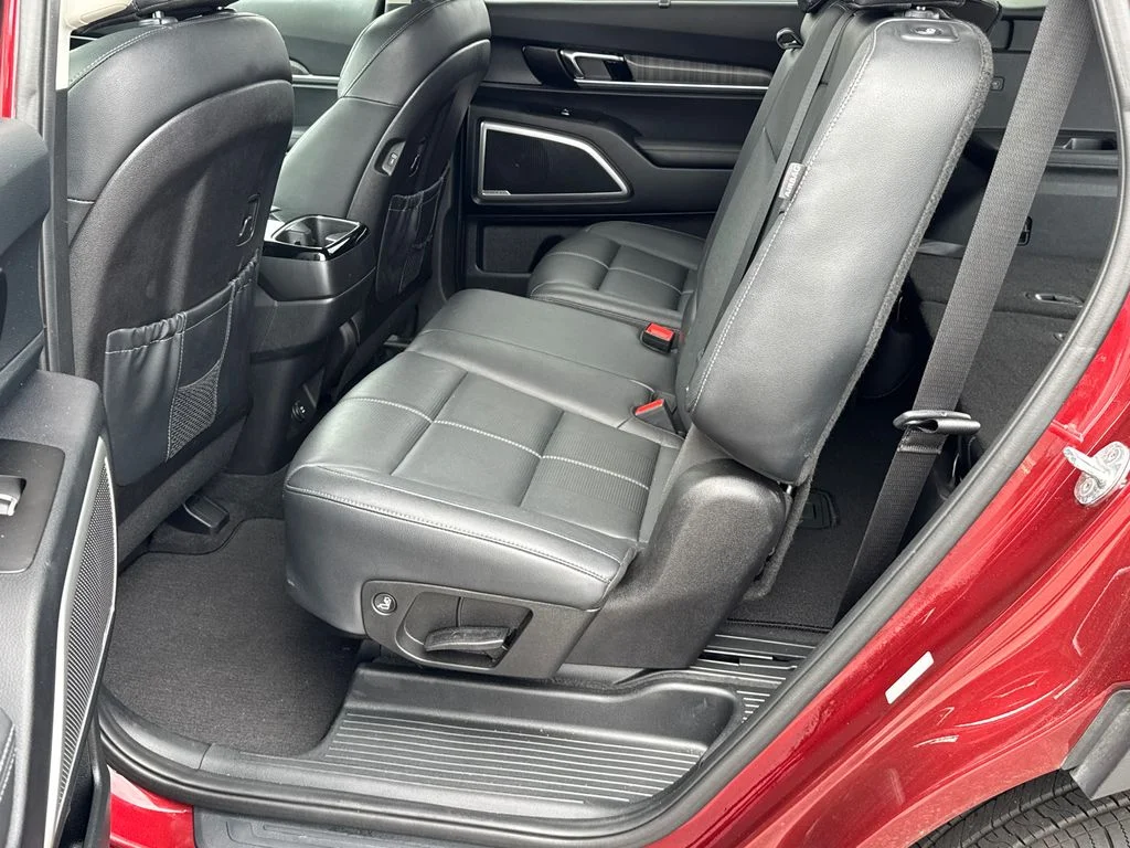 Used 2023 Red Kia EX image 21