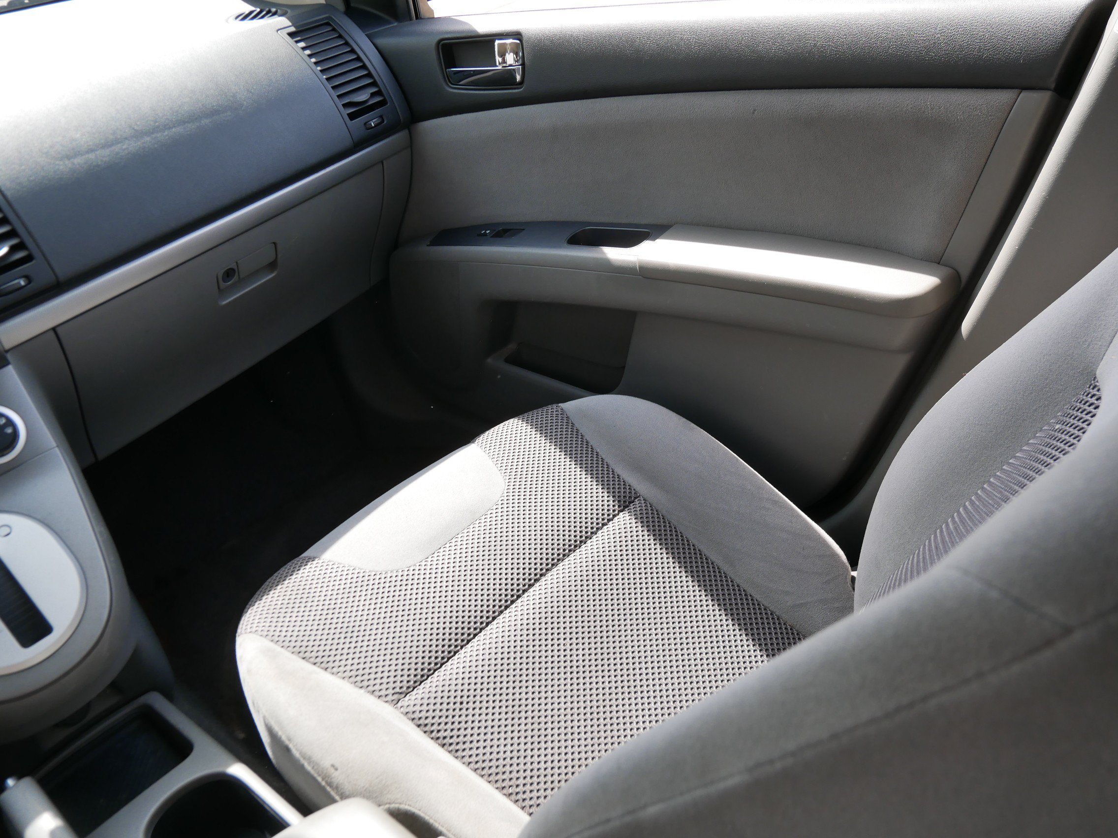 Used 2007 Black Nissan  image 17