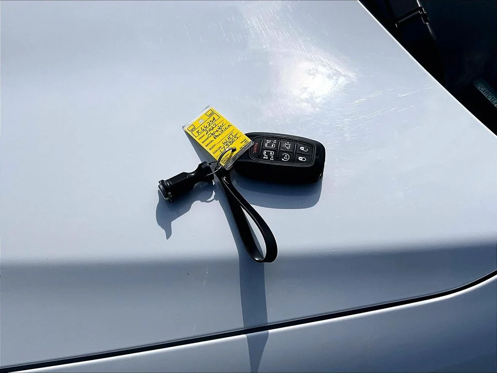 Used 2022 White Chrysler Touring L image 10