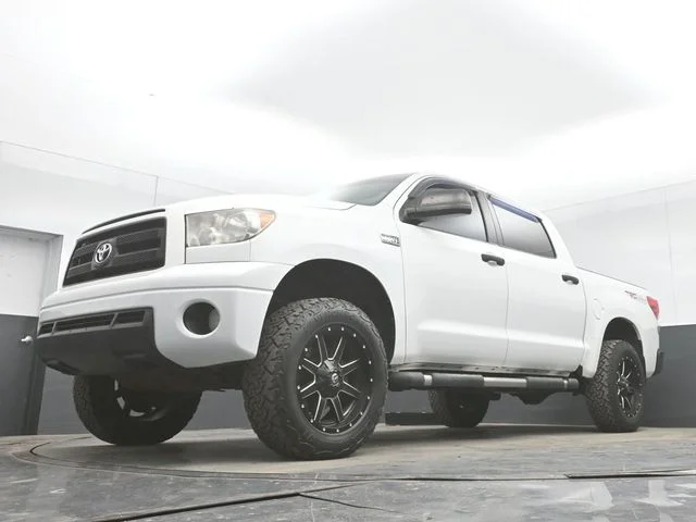Used 2011 White Toyota Grade image 40