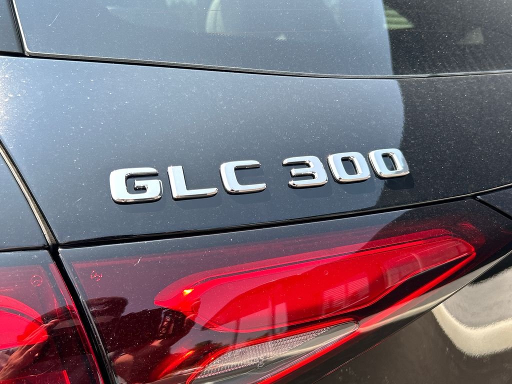 New 2026 Black Mercedes-Benz GLC 300 image 27