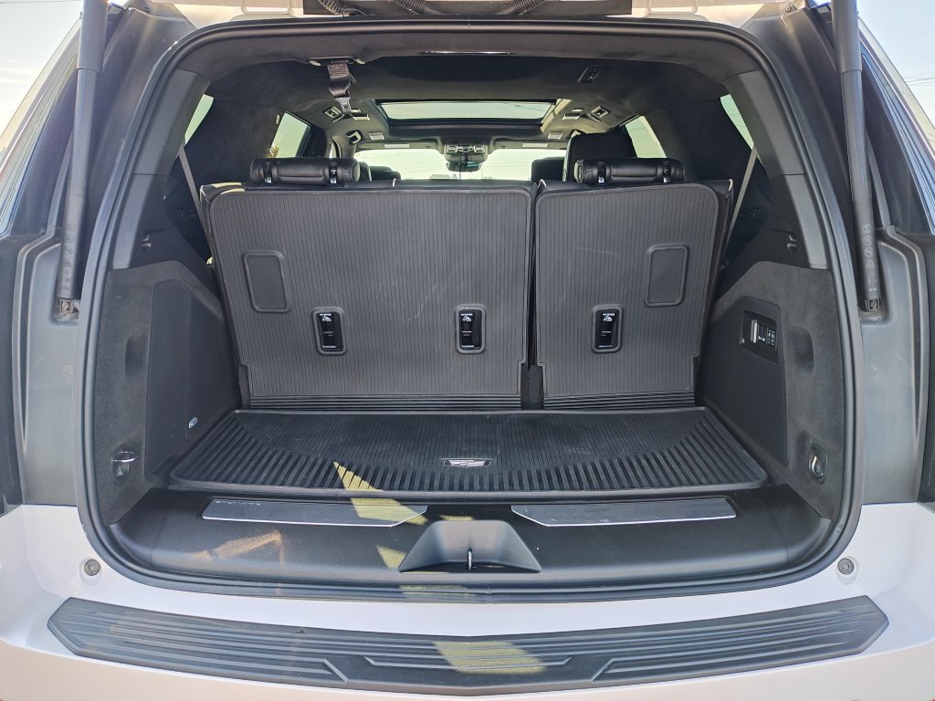 Used 2025 White Cadillac V-Series image 10