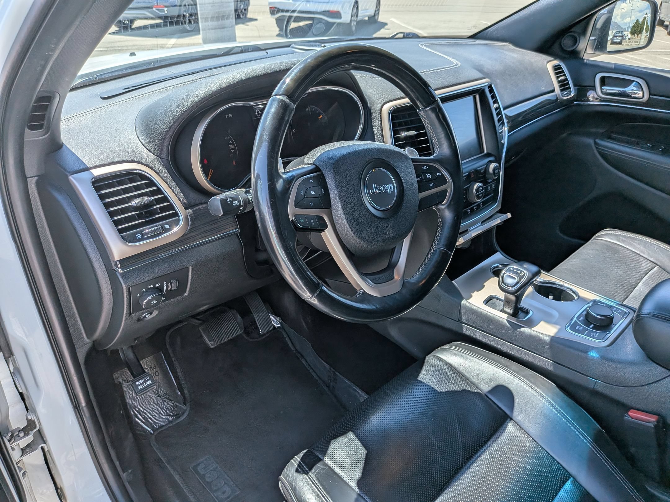 Used 2015 Bright White Clearcoat Jeep Overland image 14