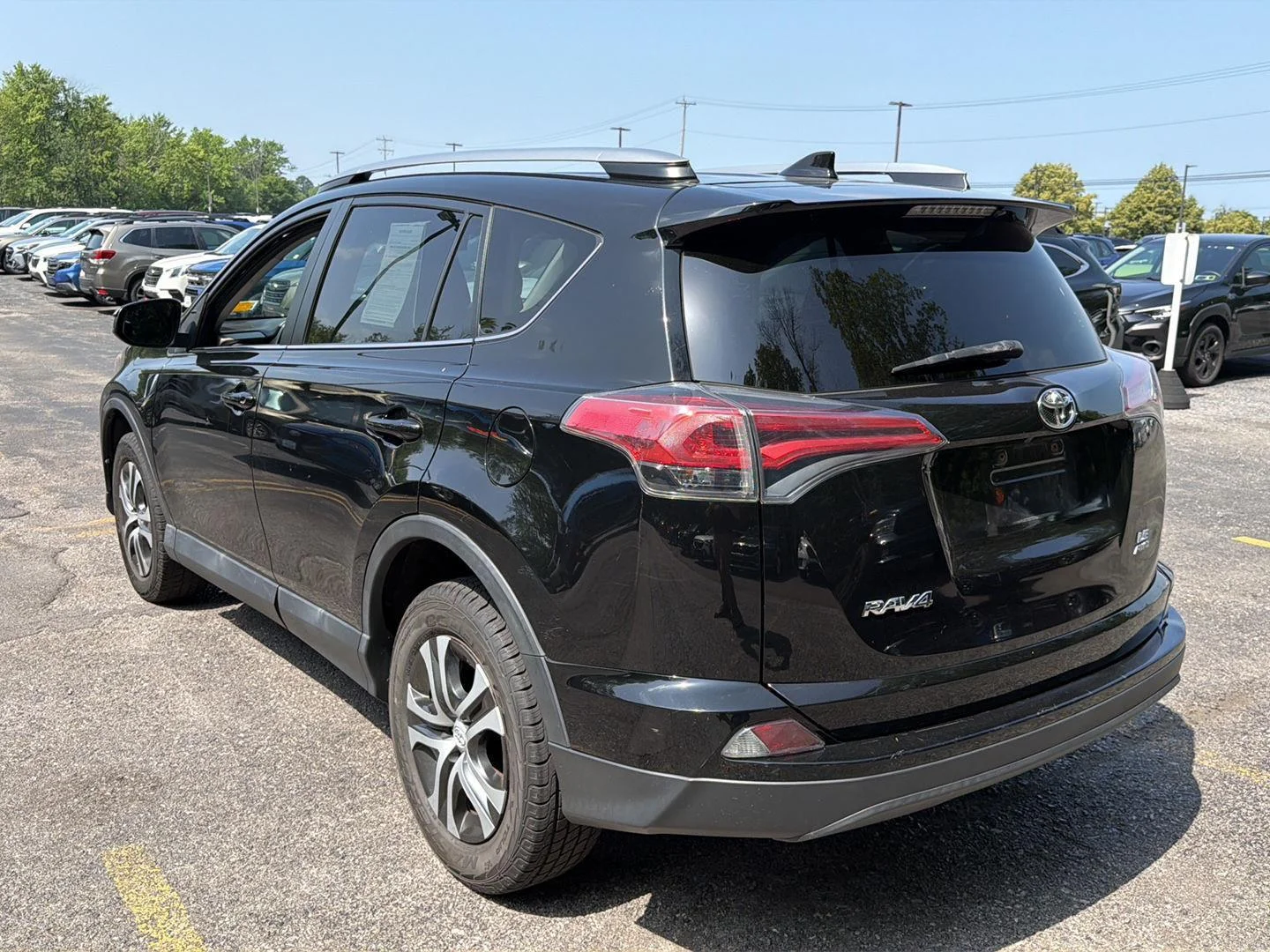 Used 2018 Black Toyota LE image 10