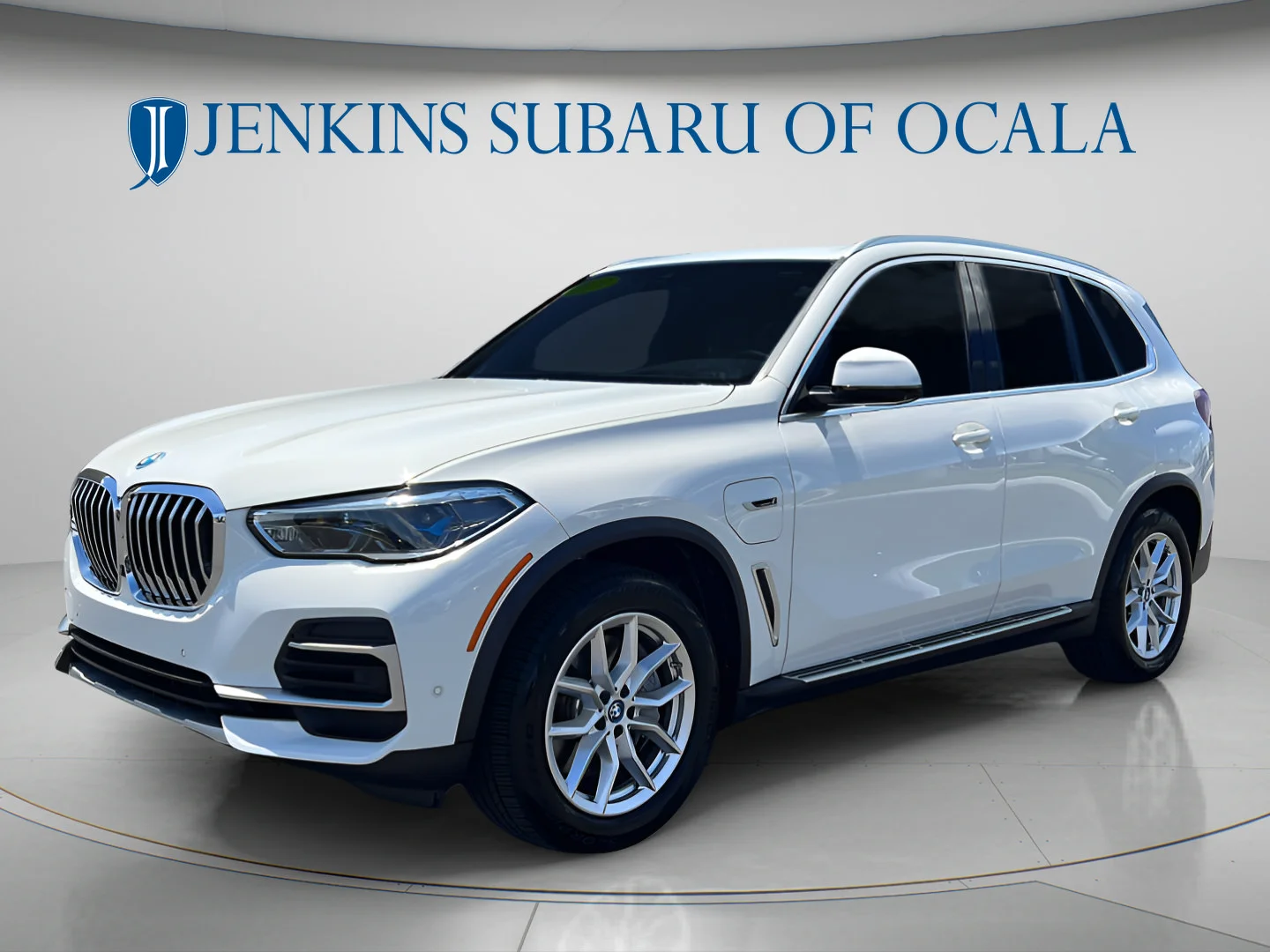 Used 2023 Alpine White BMW xDrive45e image 7