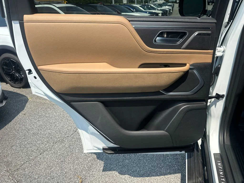 New 2027 RADIANT WHITE INFINITI Luxe 4WD image 18