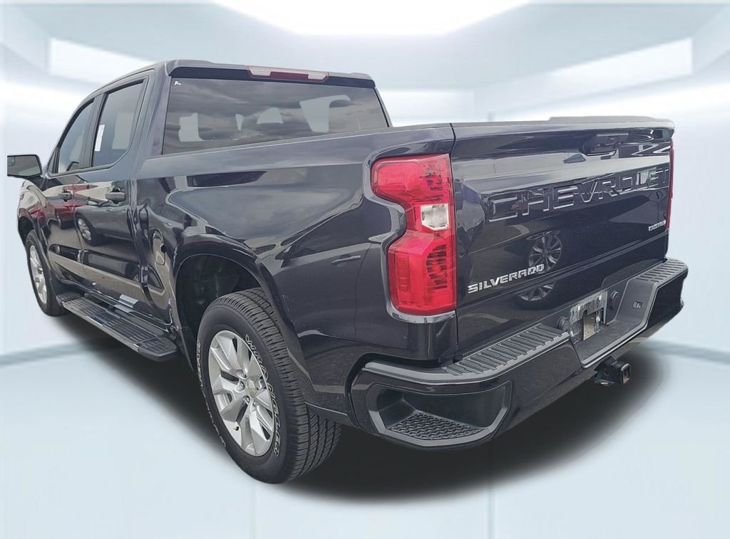 Used 2023 Gray Chevrolet Custom image 4