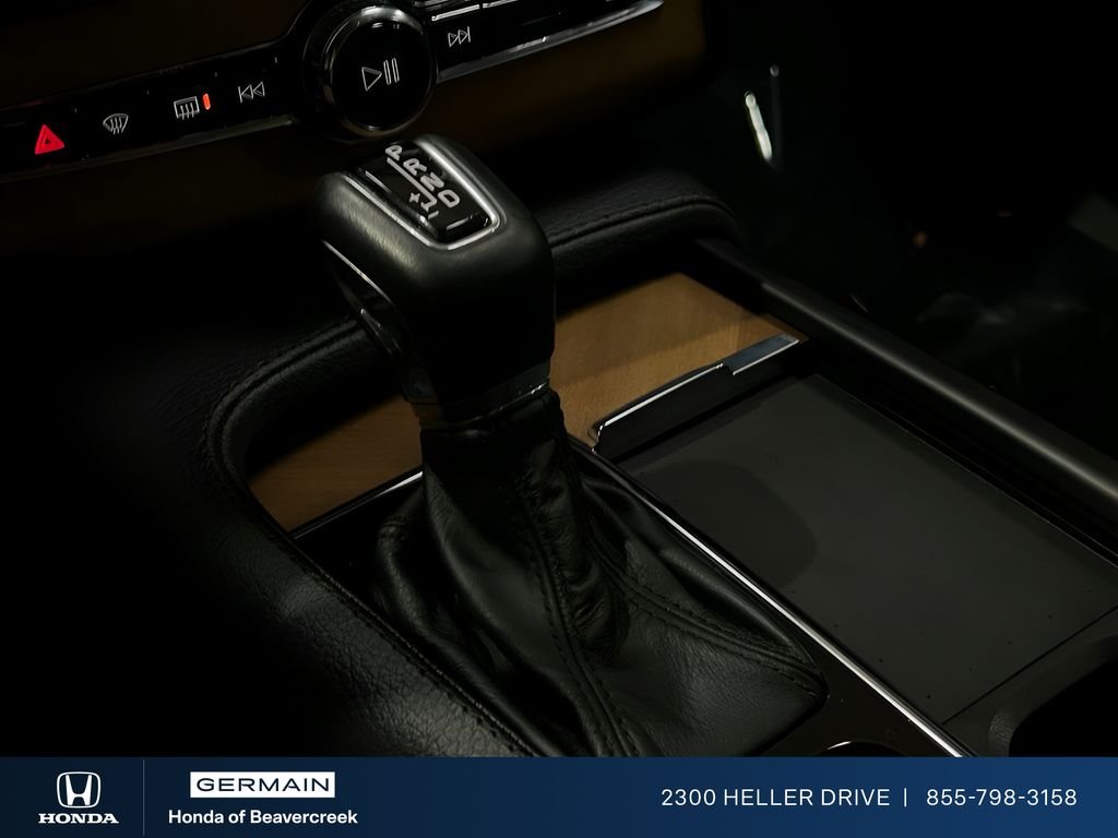 Used 2021 Onyx Black Metallic Volvo T6 Momentum image 21