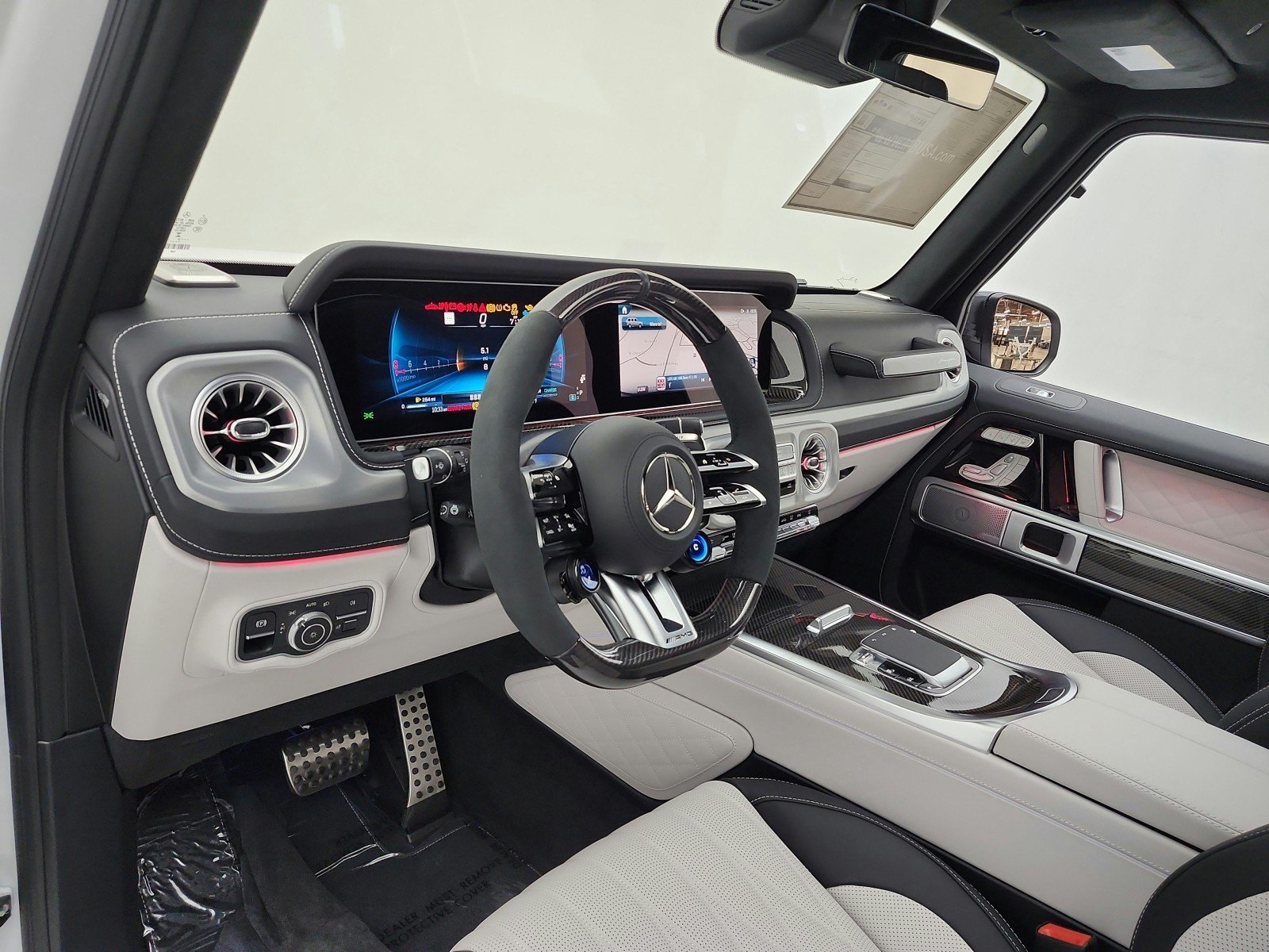 New 2026 MANUFAKTUR Moonlight White Magno Mercedes-Benz AMG® G 63 SUV image 17