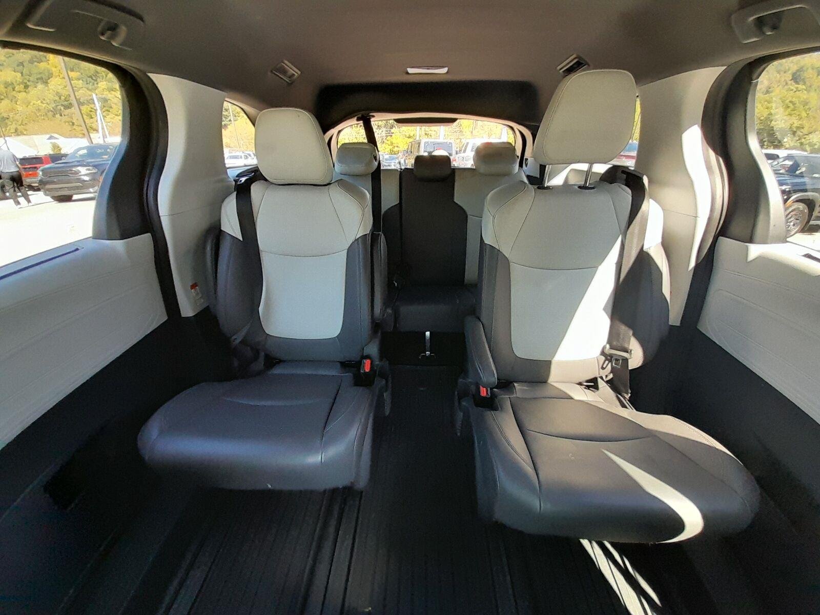 Used 2022 Ruby Flare Pearl TOYOTA  image 46