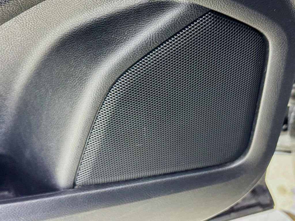 Used 2016 Gray Metallic Ford Titanium image 22