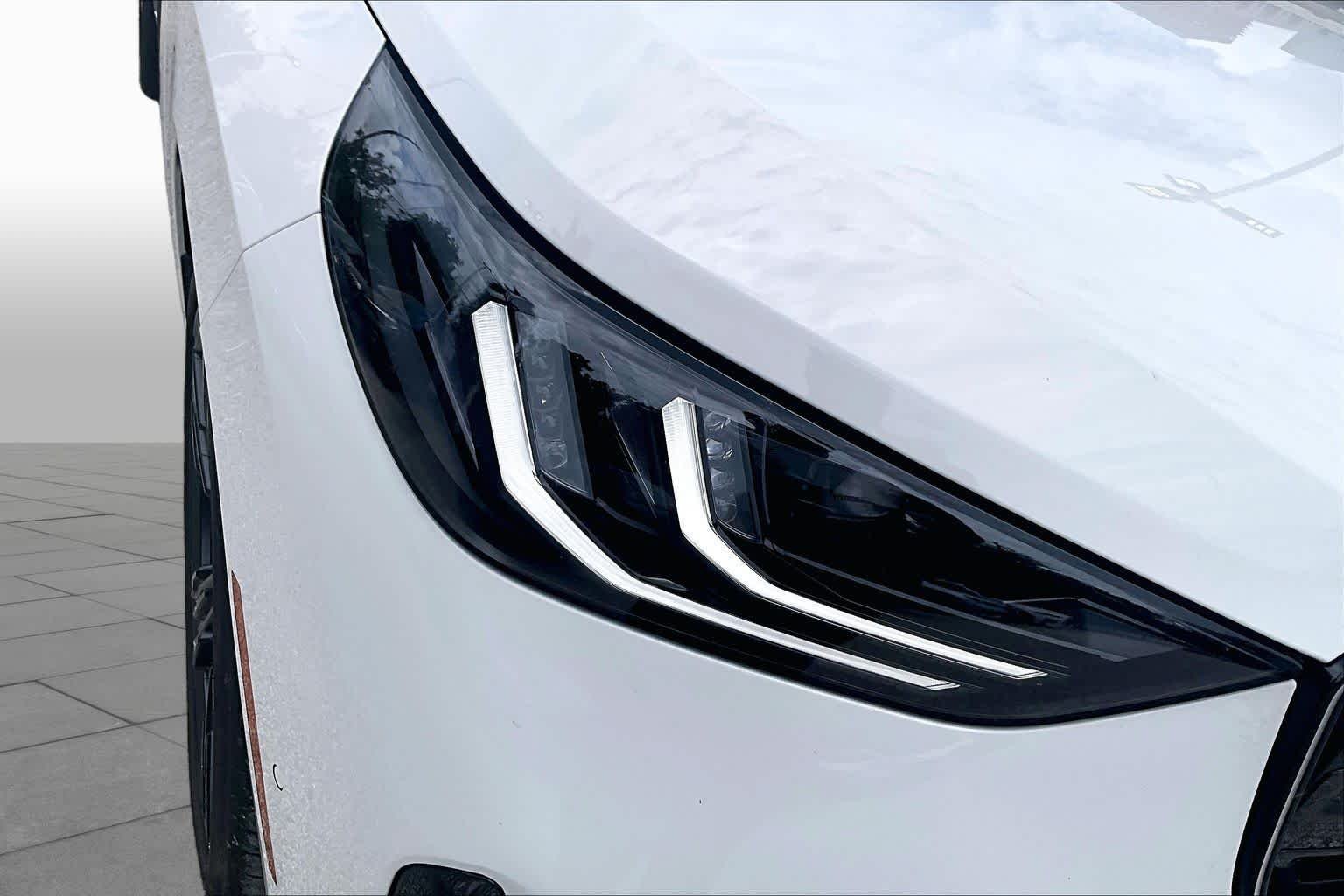 Used 2026 Alpine White BMW M50 xDrive image 27