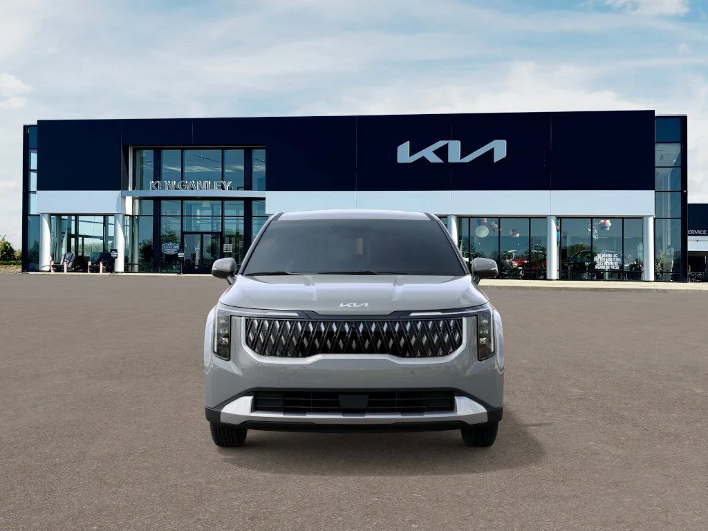 New 2027 Ceramic Silver Kia LXS image 2