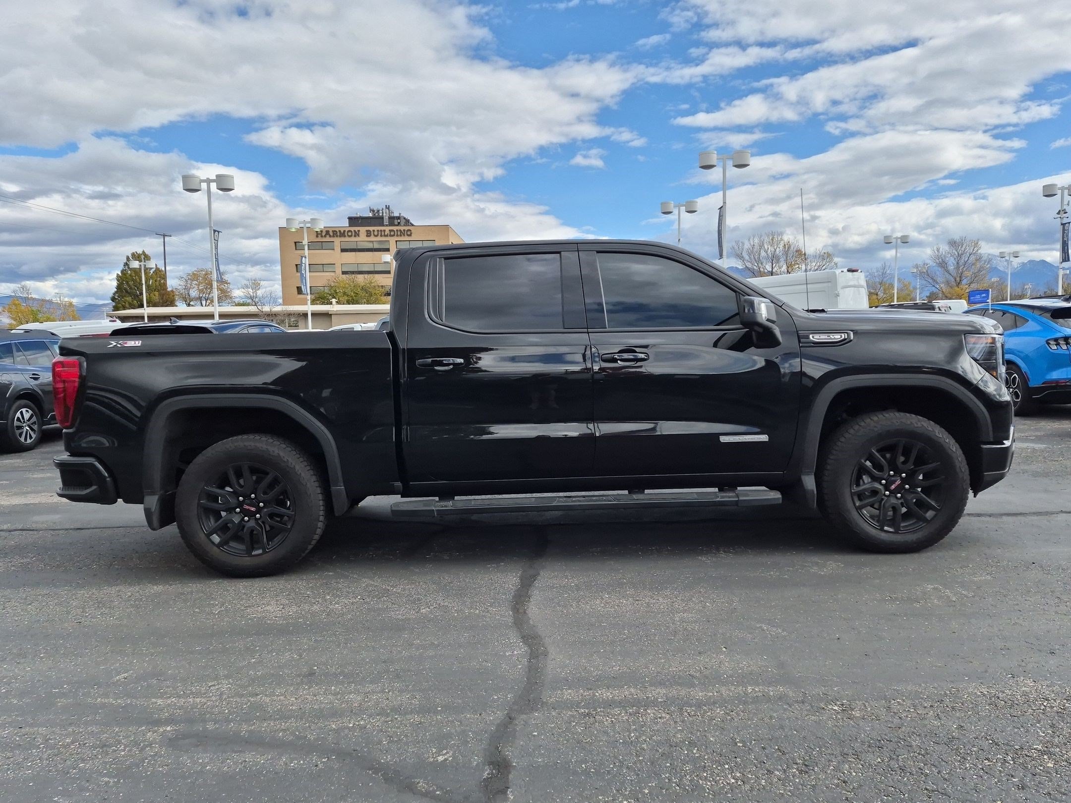 Used 2026 Onyx Black GMC Elevation image 2