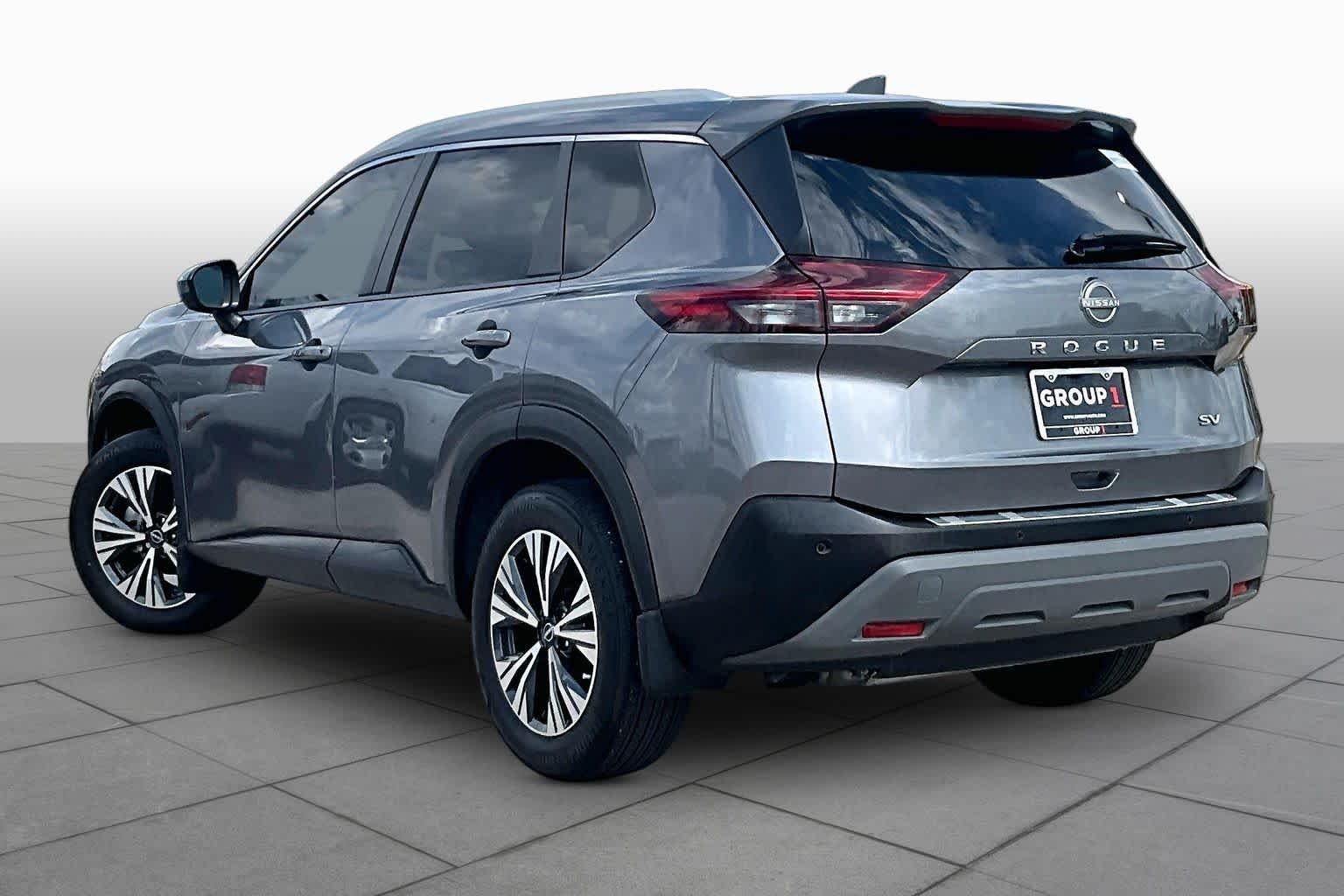 Used 2023 Gun Metallic Nissan SV image 12