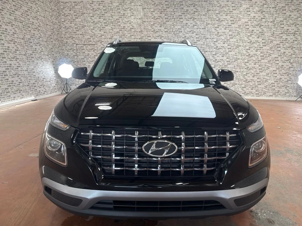 New 2026 Onyx Black Hyundai SEL image 2