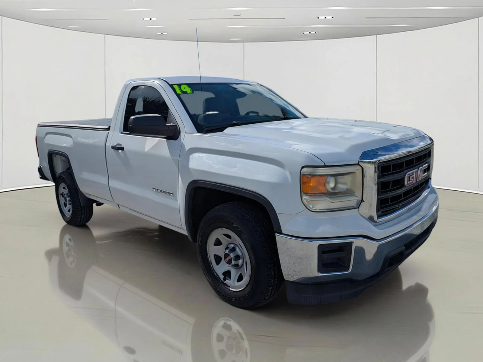 Used 2014 White GMC Base image 3
