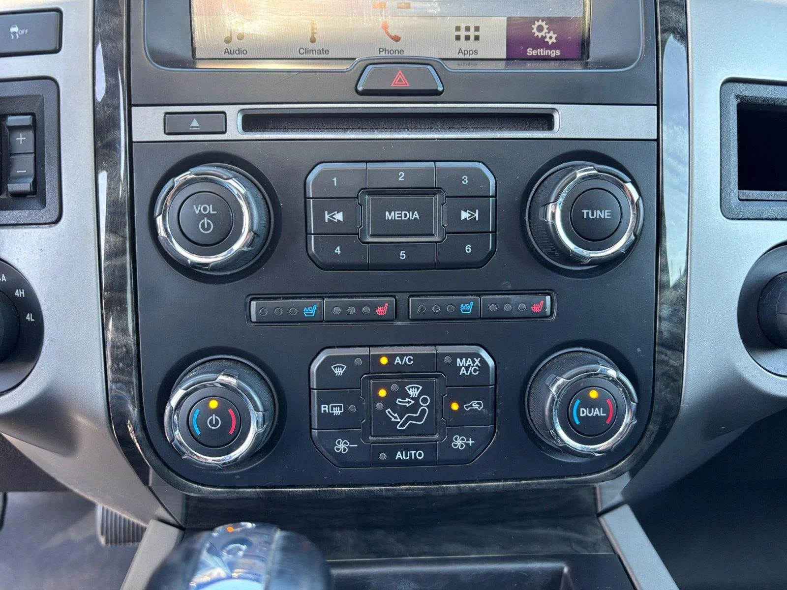 Used 2016 Magnetic Ford Limited image 31