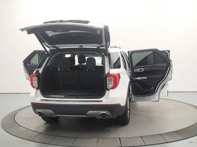 Used 2023 White Ford Limited image 15
