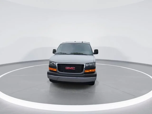 New 2025 Summit White GMC 1WT image 3