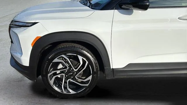 Used 2024 Summit White Chevrolet RS image 36