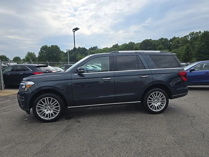 Used 2022 Blue Ford Limited image 4