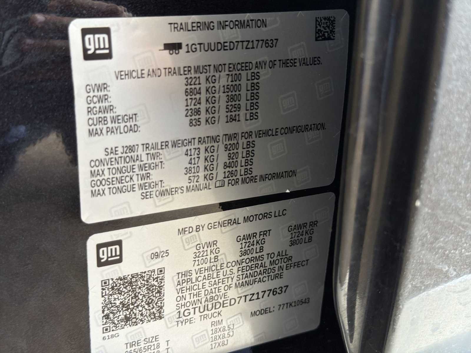 Used 2026 Titanium Rush Metallic GMC SLT image 34