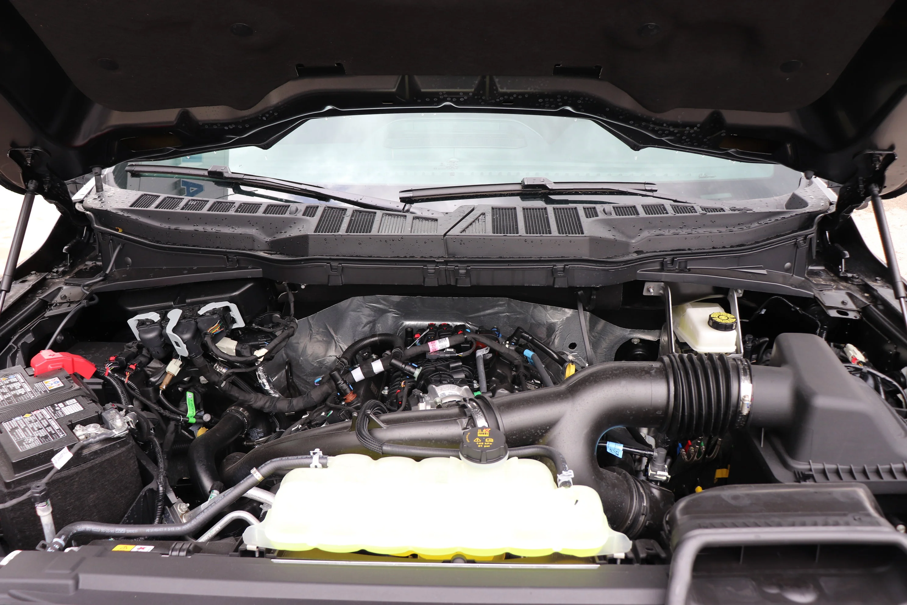 New 2026 CARBONIZED GREY METALLIC Ford XLT image 7