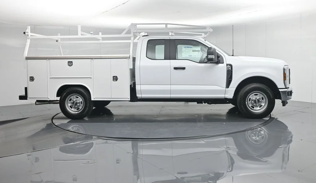 New 2026 Oxford White Ford XL image 31
