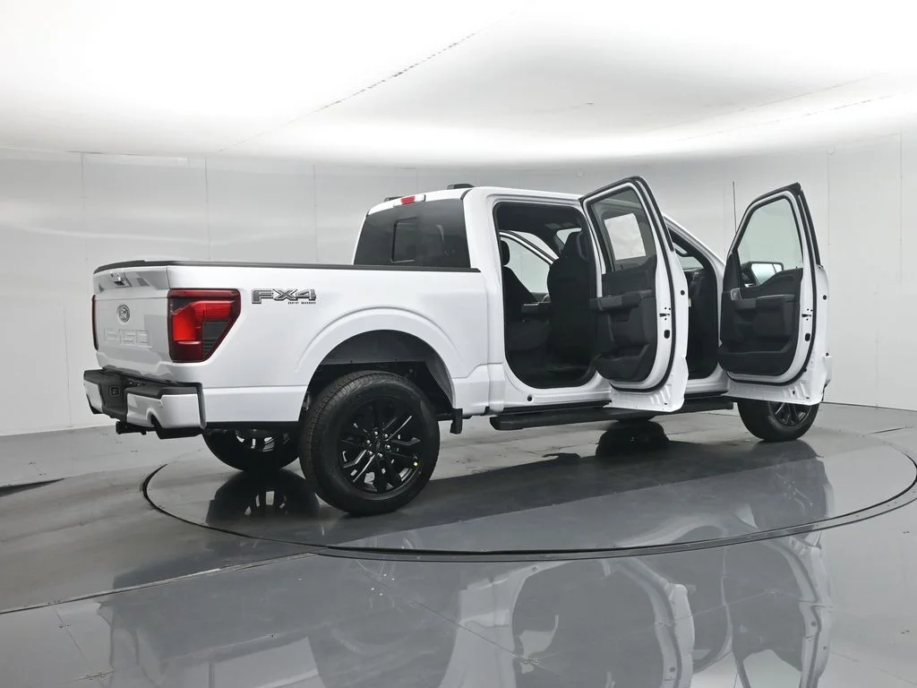 New 2026 Oxford White Ford XLT image 5
