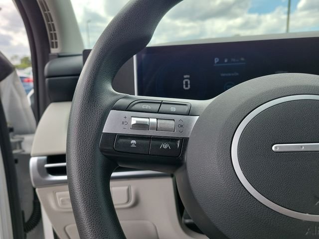 Used 2025 White Hyundai SEL image 18