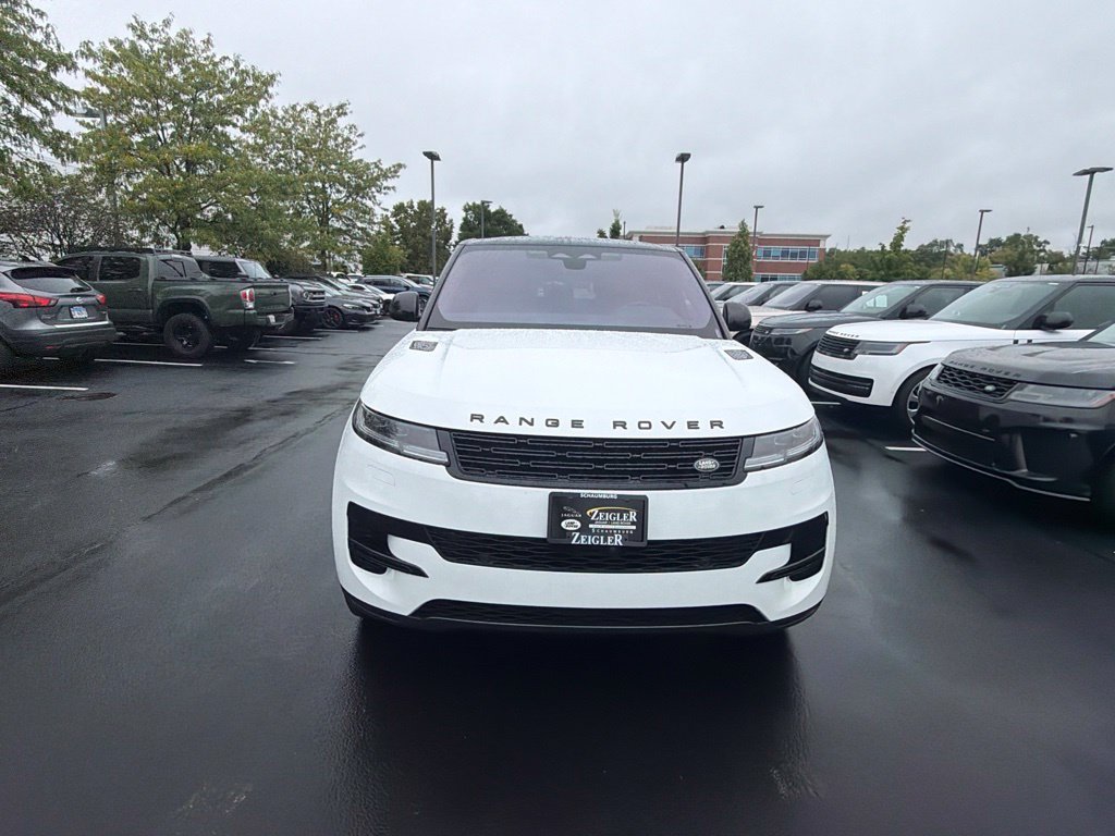 Used 2023 Fuji White Land Rover SE image 8