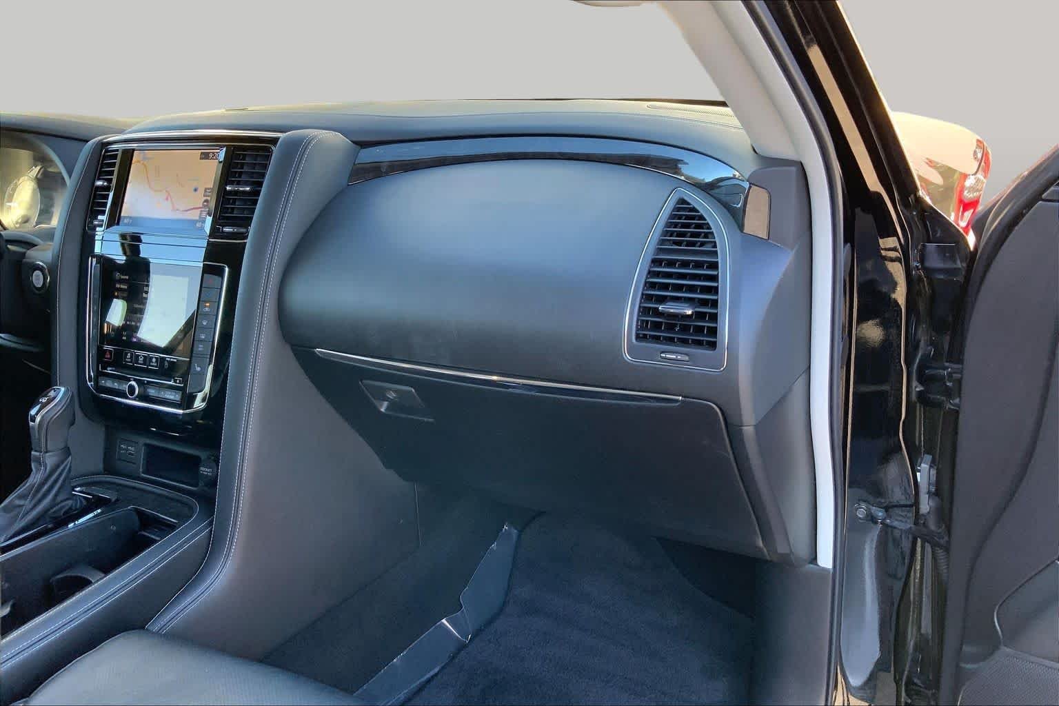 Used 2020 Black Obsidian INFINITI LUXE image 16