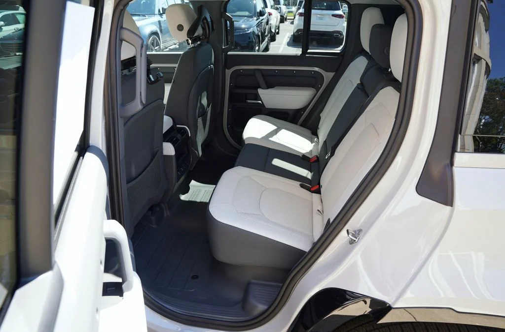 Used 2026 Gray Land Rover X-Dynamic SE image 30