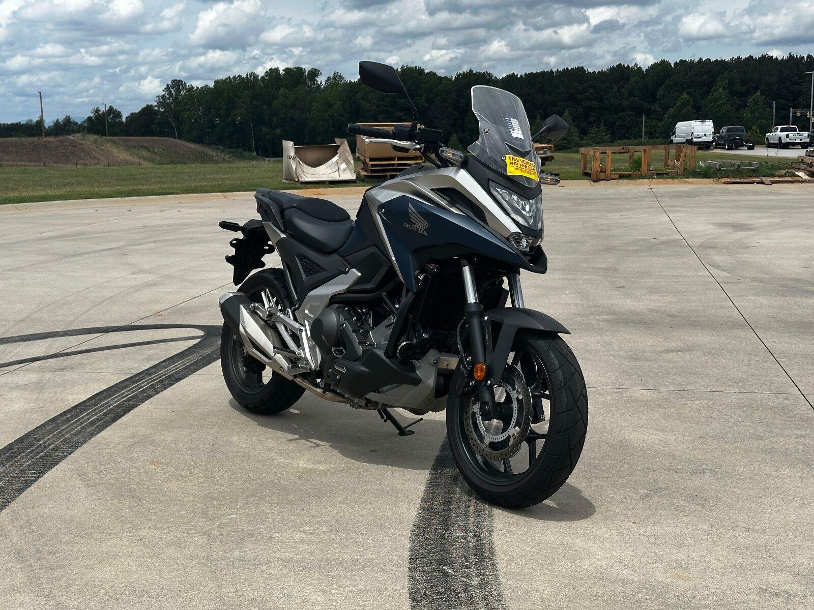 Used 2024 BLUE Honda NC750XX image 4