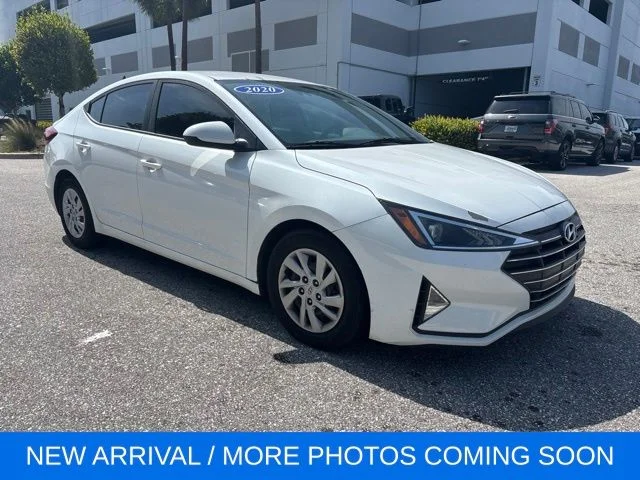 Used 2020 White Hyundai SE image 1