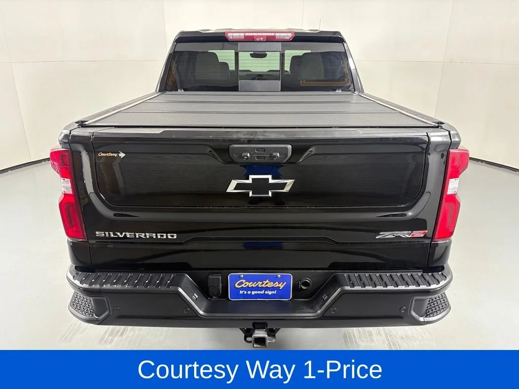 Used 2022 Black Chevrolet ZR2 image 9