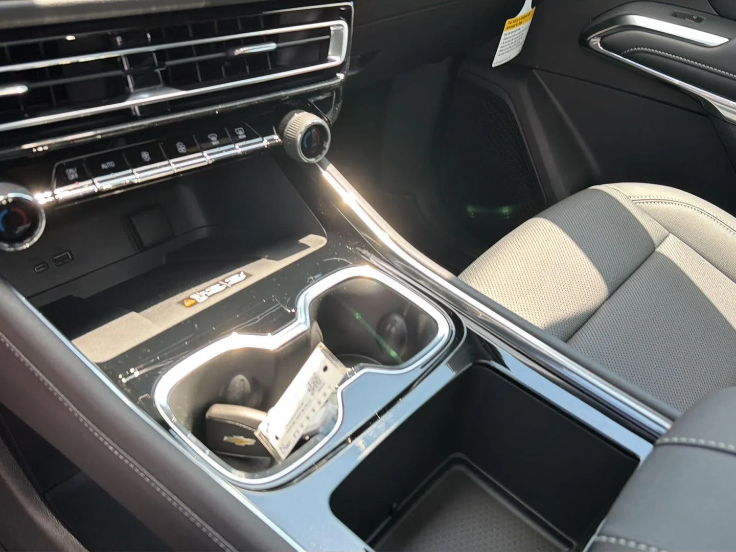 New 2026 Sterling Gray Metallic Chevrolet FWD LT image 29