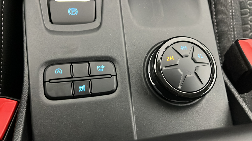 New 2026 Carbonized Gray Metallic Ford XLT image 29