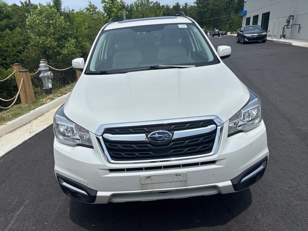 Used 2018 Crystal White Pearl Subaru 2.5i Limited image 3