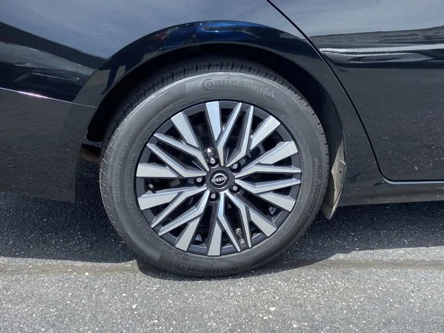 2025 Nissan Altima SV - Photo 9