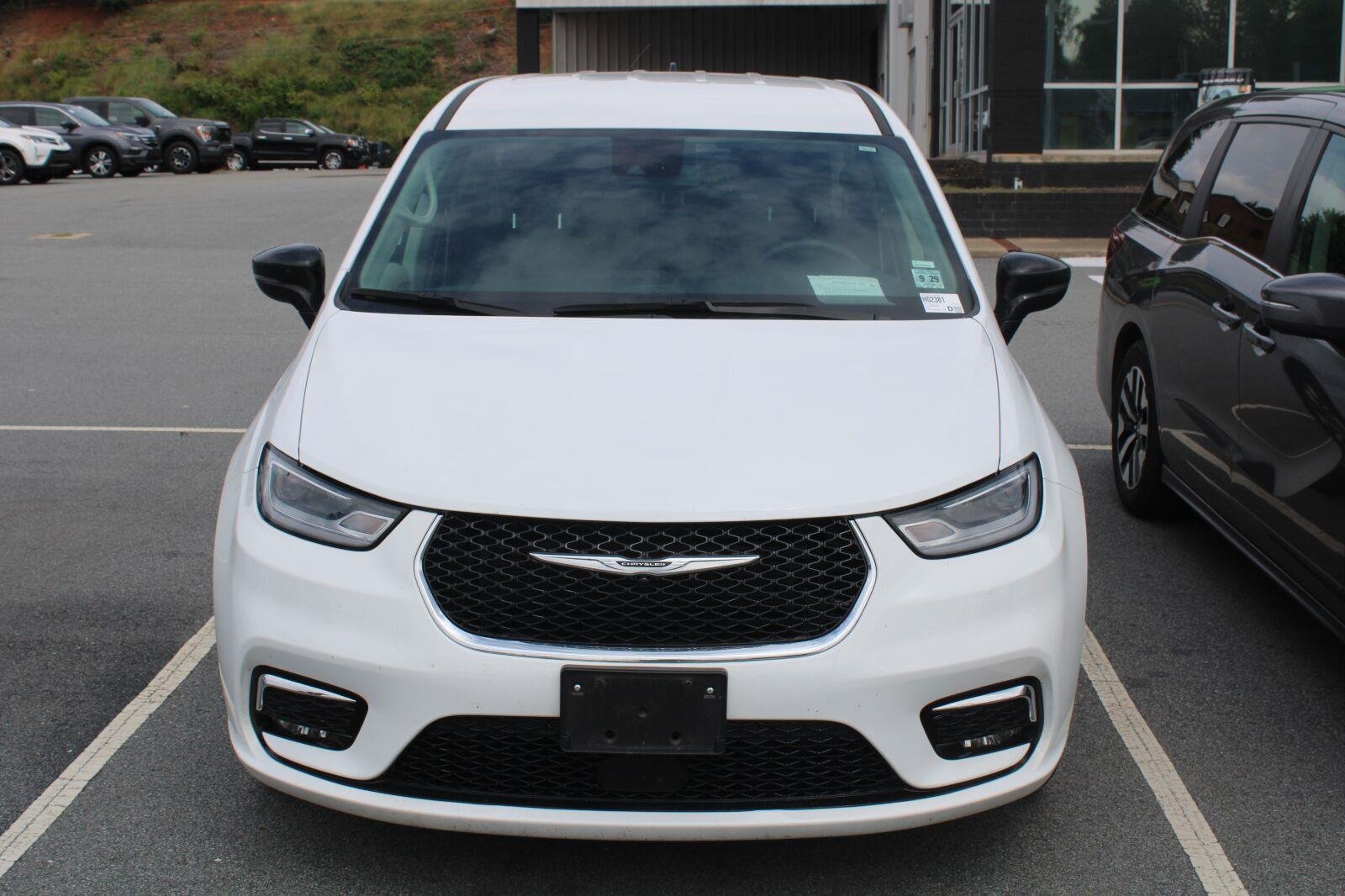 Used 2024 Bright White Clearcoat Chrysler Touring L image 2