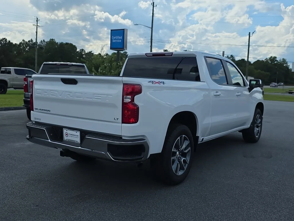 New 2026 Summit White Chevrolet LT image 7