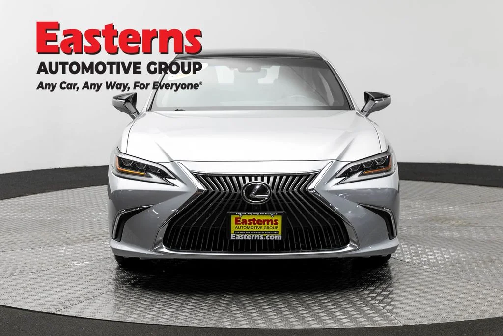 Used 2019 Silver Lexus 350 Ultra Luxury image 2