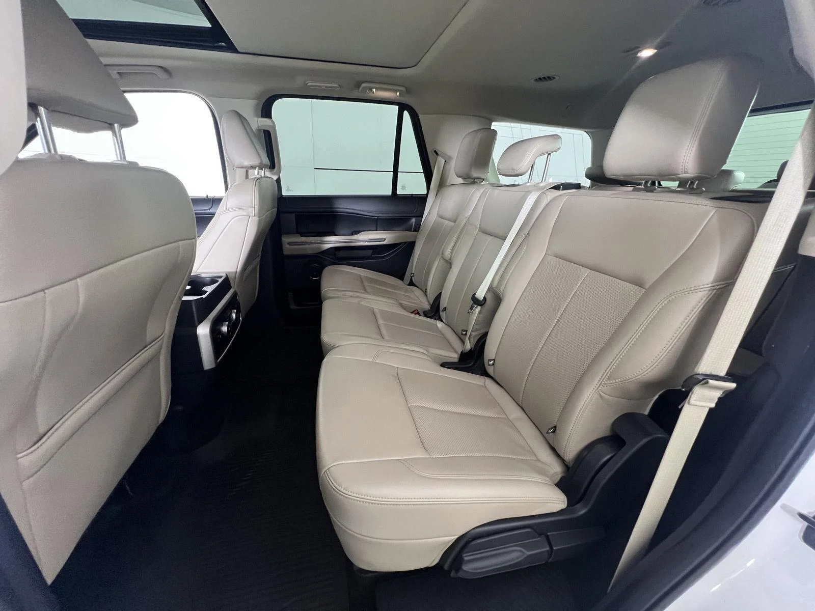Used 2023 Star White Metallic Tri-Coat Ford XLT image 22