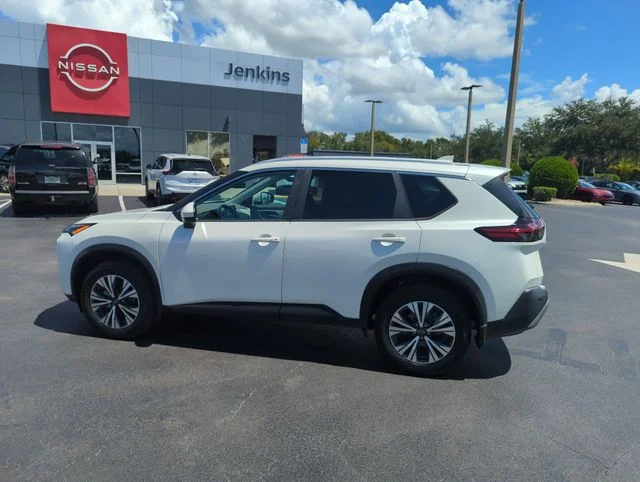 Used 2023 White Nissan SV image 10