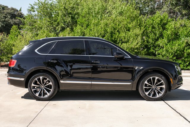 Used 2019 Black Crystal over Cricket Ball Bentley V8 image 8